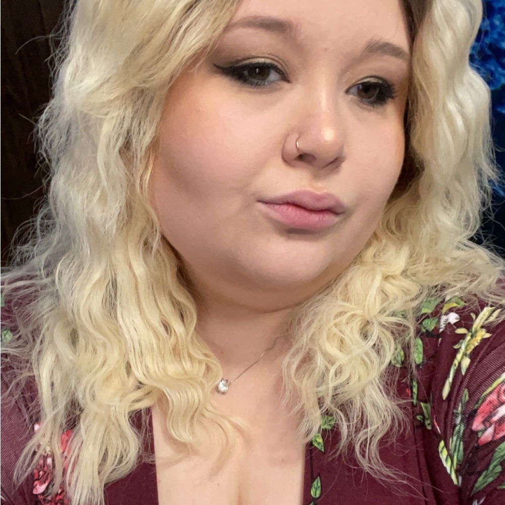 Meet your Posh Ambassadors, Lucy!